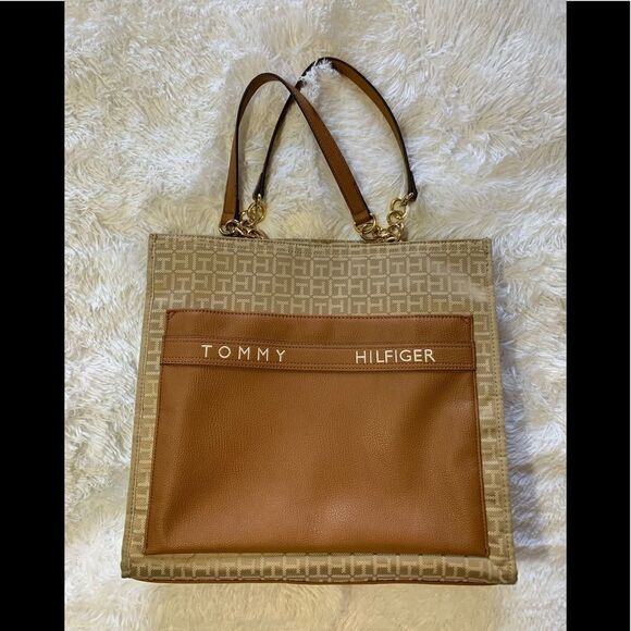TOMMY hilfiger tote NWOT - Picture 1 of 10
